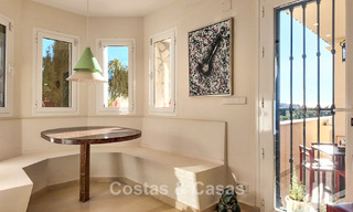 Villa méditerranéenne avec vue sur les fairways à vendre dans un cadre de golf de la vallée de Nueva Andalucia, Marbella 778201 