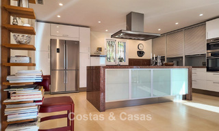 Villa méditerranéenne avec vue sur les fairways à vendre dans un cadre de golf de la vallée de Nueva Andalucia, Marbella 778204 