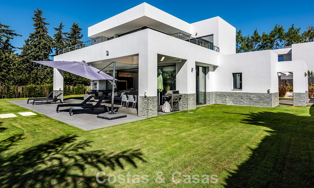 Villa individuelle moderne de 4 chambres à vendre sur le New Golden Mile entre Marbella et Estepona 778228