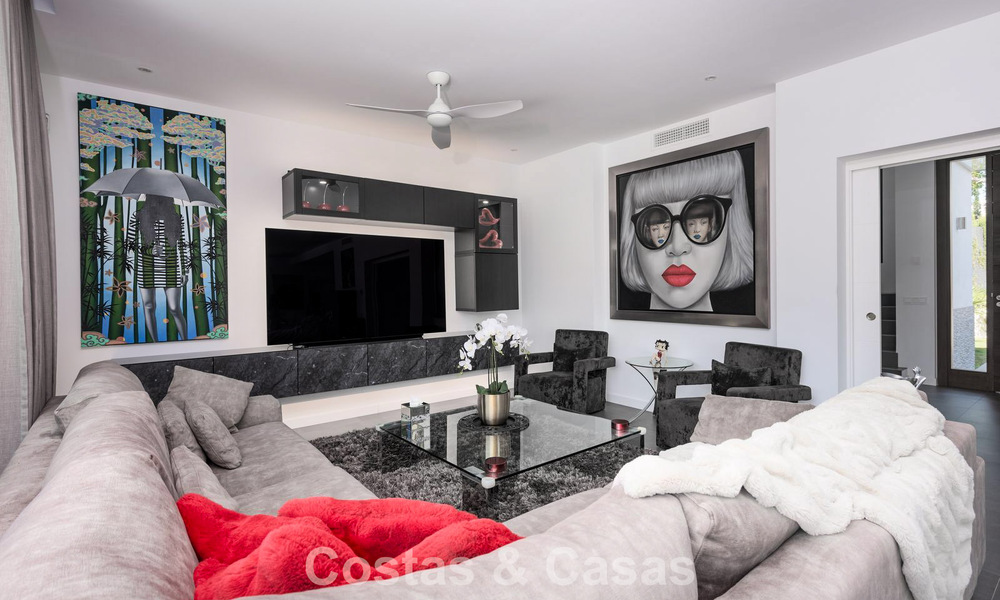 Villa individuelle moderne de 4 chambres à vendre sur le New Golden Mile entre Marbella et Estepona 778237