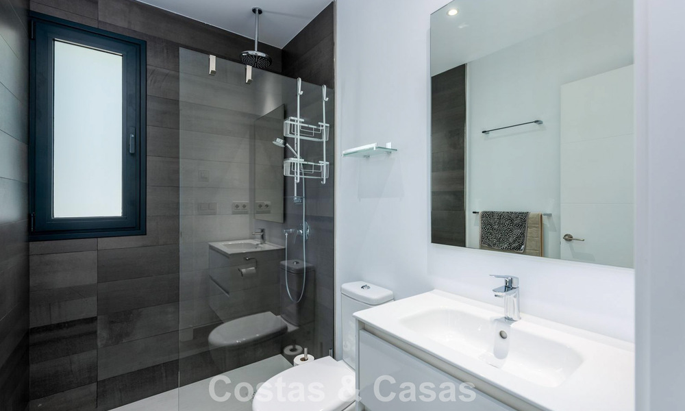 Villa individuelle moderne de 4 chambres à vendre sur le New Golden Mile entre Marbella et Estepona 778263