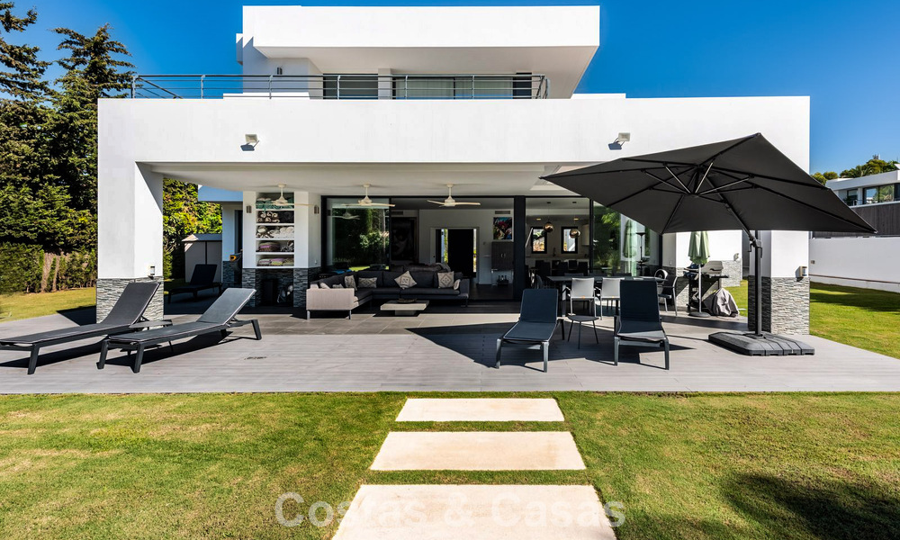 Villa individuelle moderne de 4 chambres à vendre sur le New Golden Mile entre Marbella et Estepona 778278
