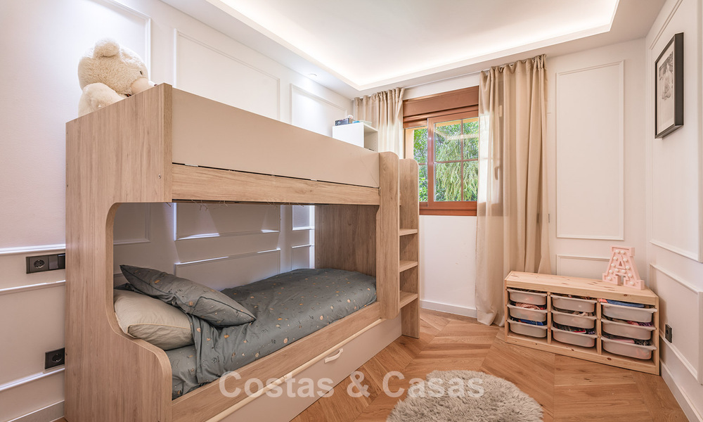 Appartement de 3 chambres avec jardin entièrement rénové à vendre dans un complexe de luxe à Marbella - Benahavis 778514
