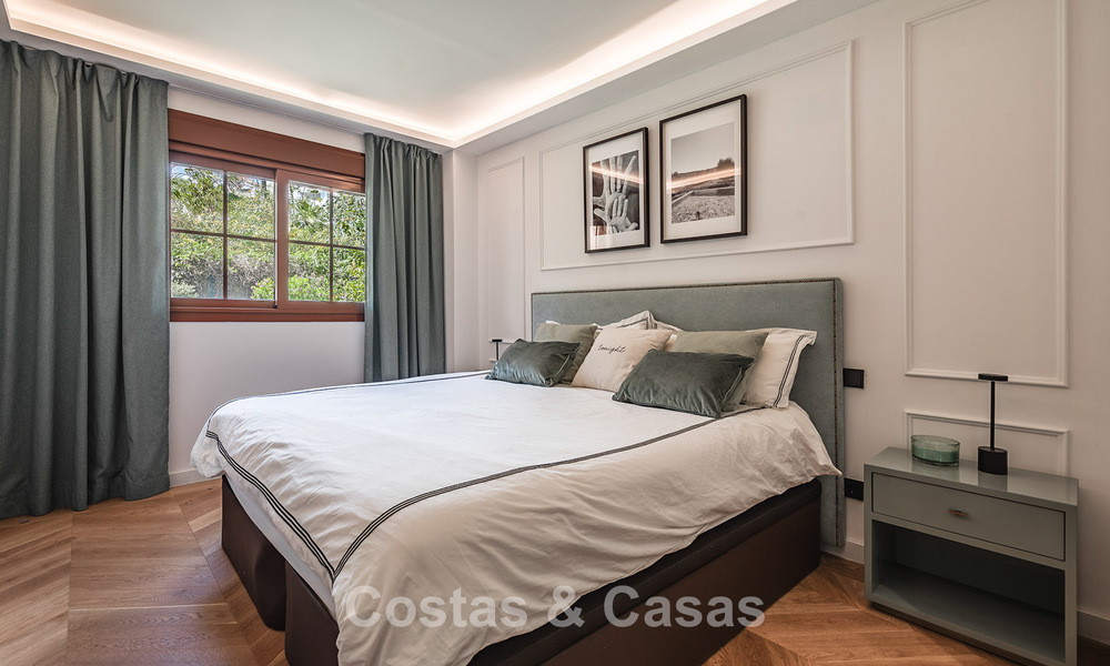 Appartement de 3 chambres avec jardin entièrement rénové à vendre dans un complexe de luxe à Marbella - Benahavis 778516