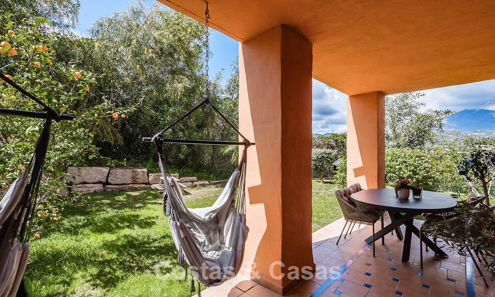 Appartement de 3 chambres avec jardin entièrement rénové à vendre dans un complexe de luxe à Marbella - Benahavis 778521