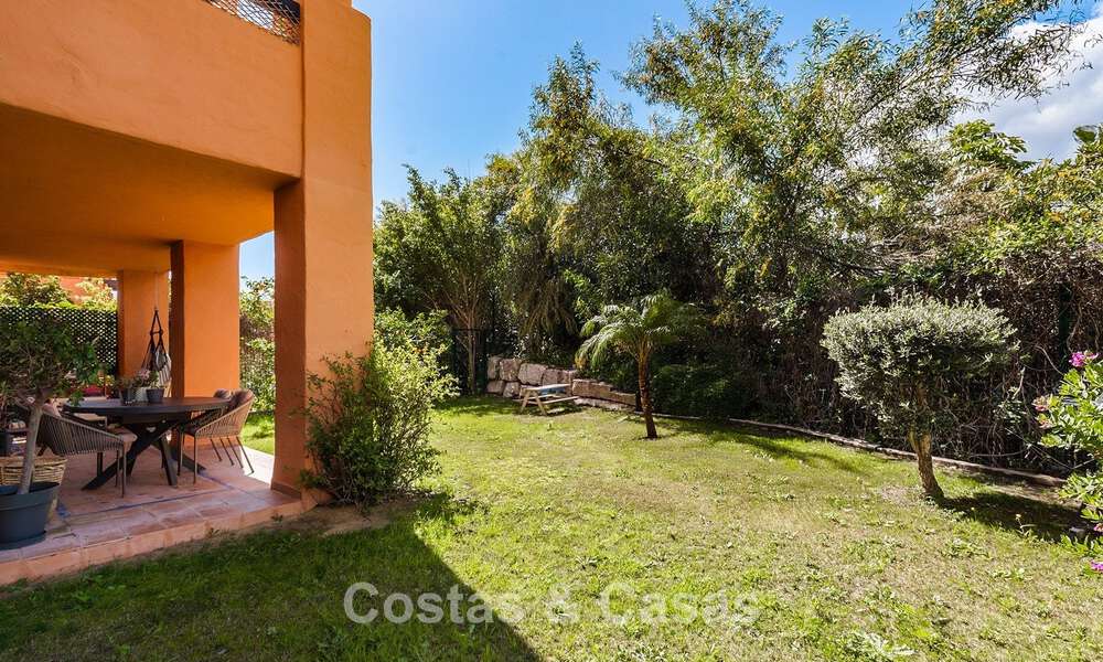 Appartement de 3 chambres avec jardin entièrement rénové à vendre dans un complexe de luxe à Marbella - Benahavis 778525
