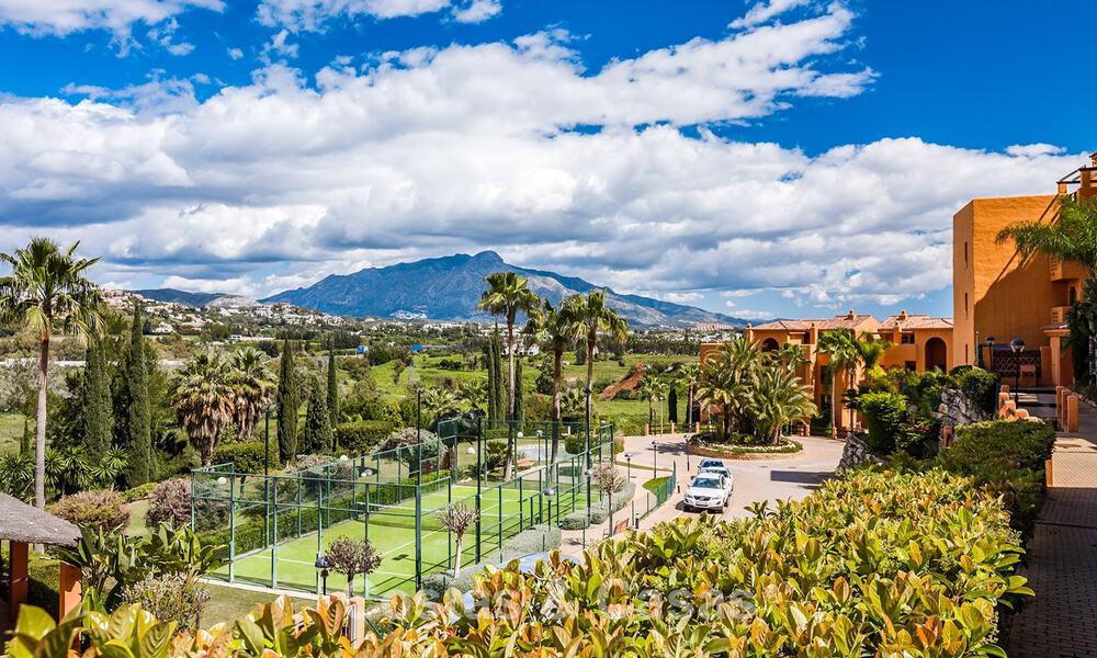 Appartement de 3 chambres avec jardin entièrement rénové à vendre dans un complexe de luxe à Marbella - Benahavis 778527