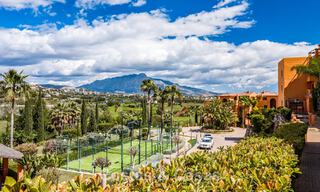 Appartement de 3 chambres avec jardin entièrement rénové à vendre dans un complexe de luxe à Marbella - Benahavis 778527 