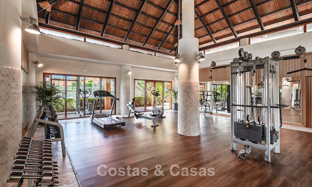 Appartement de 3 chambres avec jardin entièrement rénové à vendre dans un complexe de luxe à Marbella - Benahavis 778532