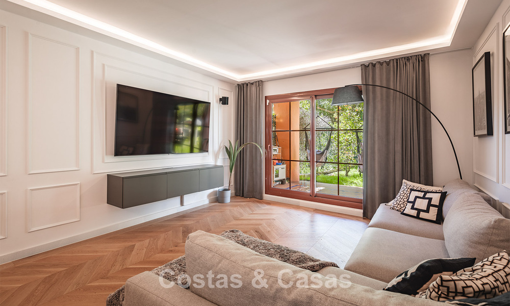 Appartement de 3 chambres avec jardin entièrement rénové à vendre dans un complexe de luxe à Marbella - Benahavis 778543