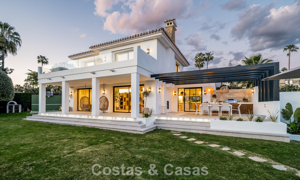 Villa rénovée à vendre dans un style architectural andalou moderne à Nueva Andalucia, Marbella 778552