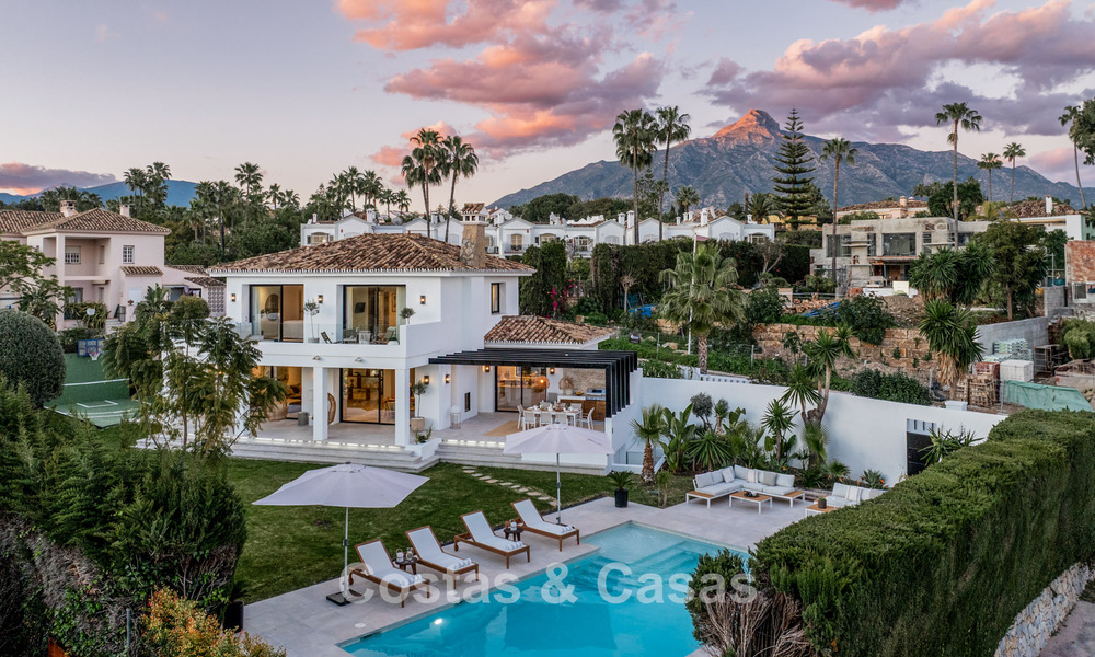 Villa rénovée à vendre dans un style architectural andalou moderne à Nueva Andalucia, Marbella 778563