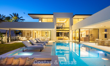 Villa de luxe au design élégant à vendre entourée de terrains de golf dans la vallée de Nueva Andalucia, Marbella 778781