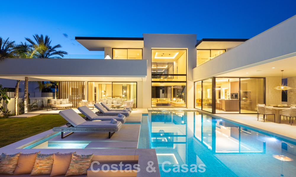 Villa de luxe au design élégant à vendre entourée de terrains de golf dans la vallée de Nueva Andalucia, Marbella 778781