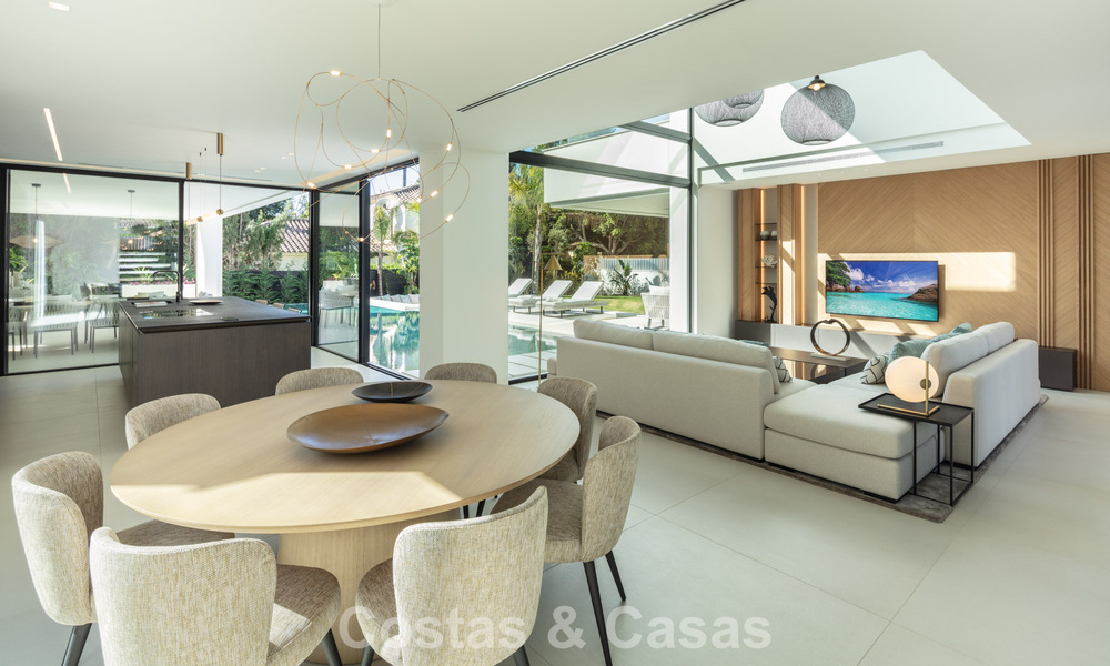 Villa de luxe au design élégant à vendre entourée de terrains de golf dans la vallée de Nueva Andalucia, Marbella 778783