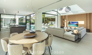 Villa de luxe au design élégant à vendre entourée de terrains de golf dans la vallée de Nueva Andalucia, Marbella 778783 