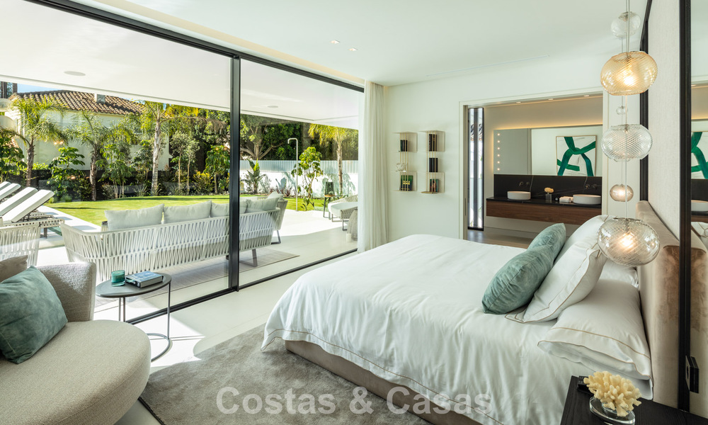Villa de luxe au design élégant à vendre entourée de terrains de golf dans la vallée de Nueva Andalucia, Marbella 778785