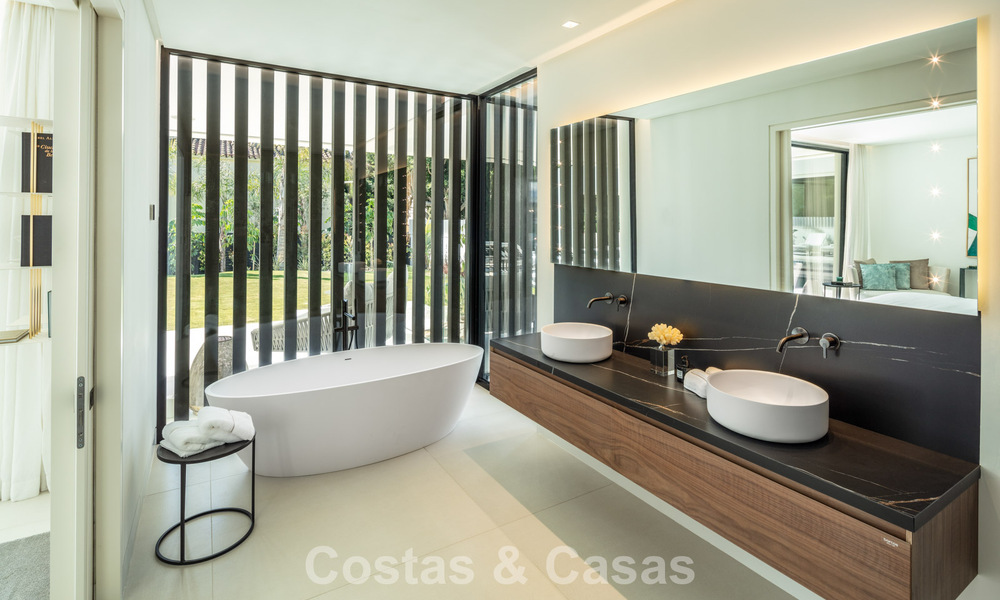 Villa de luxe au design élégant à vendre entourée de terrains de golf dans la vallée de Nueva Andalucia, Marbella 778787