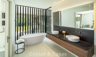 Villa de luxe au design élégant à vendre entourée de terrains de golf dans la vallée de Nueva Andalucia, Marbella 778787 