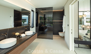 Villa de luxe au design élégant à vendre entourée de terrains de golf dans la vallée de Nueva Andalucia, Marbella 778788 