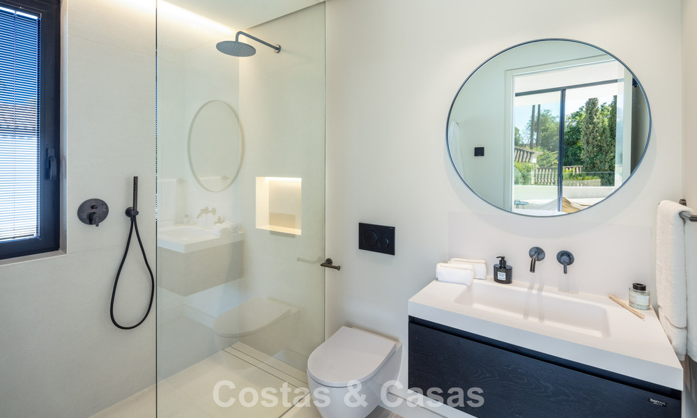 Villa de luxe au design élégant à vendre entourée de terrains de golf dans la vallée de Nueva Andalucia, Marbella 778790