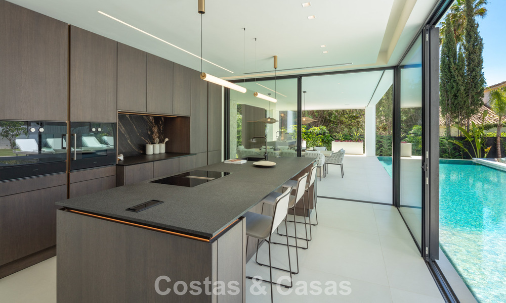 Villa de luxe au design élégant à vendre entourée de terrains de golf dans la vallée de Nueva Andalucia, Marbella 778799