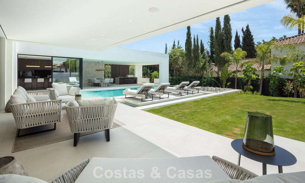 Villa de luxe au design élégant à vendre entourée de terrains de golf dans la vallée de Nueva Andalucia, Marbella 778802