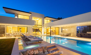 Villa de luxe au design élégant à vendre entourée de terrains de golf dans la vallée de Nueva Andalucia, Marbella 778813 