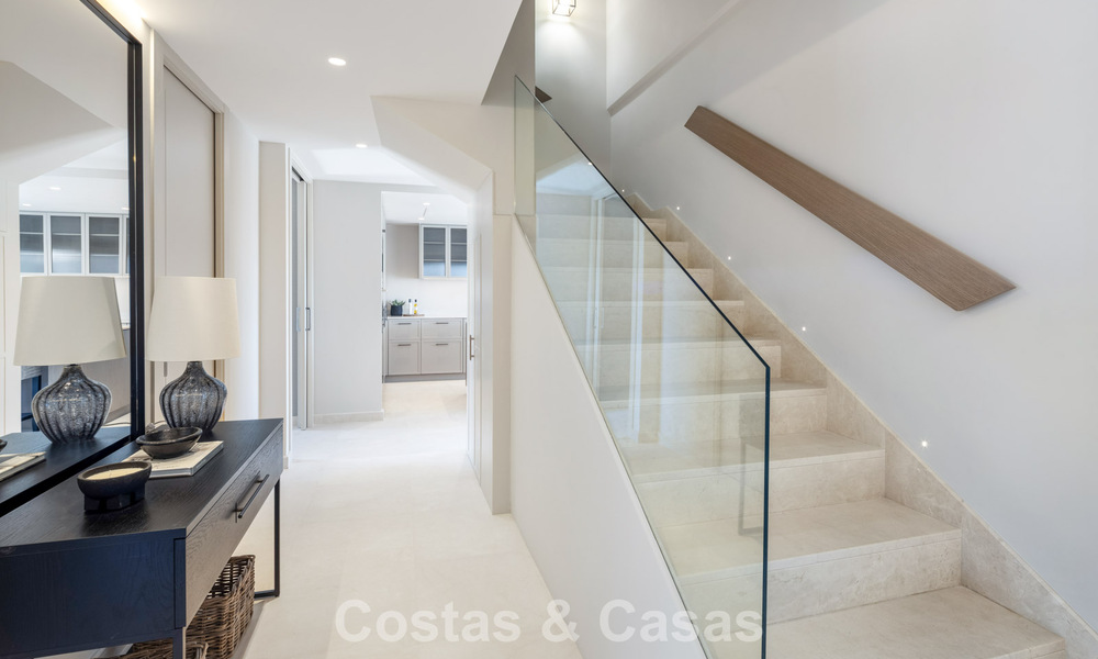 Penthouse en duplex rénové à vendre dans un complexe de luxe fermé sur le très recherché Golden Mile de Marbella 778653