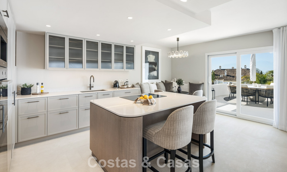 Penthouse en duplex rénové à vendre dans un complexe de luxe fermé sur le très recherché Golden Mile de Marbella 778654