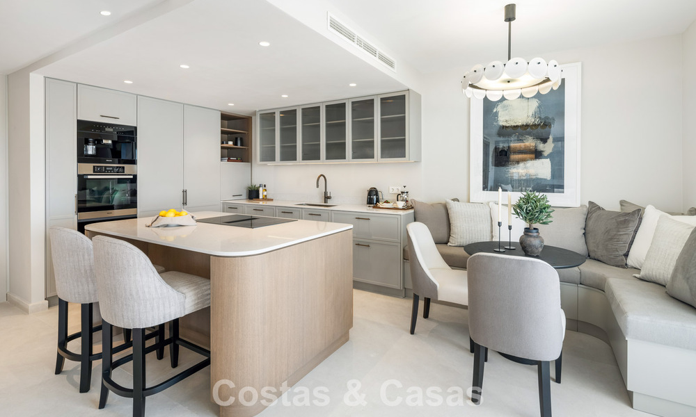 Penthouse en duplex rénové à vendre dans un complexe de luxe fermé sur le très recherché Golden Mile de Marbella 778656
