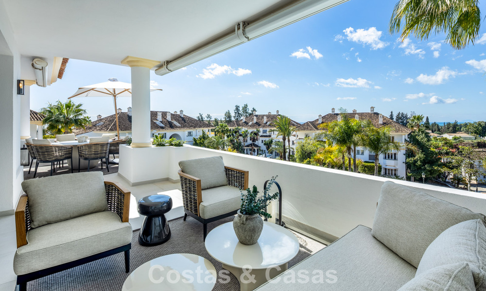 Penthouse en duplex rénové à vendre dans un complexe de luxe fermé sur le très recherché Golden Mile de Marbella 778659