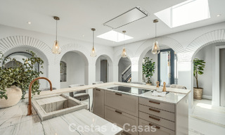 Villa de luxe raffinée de style méditerranéen moderne à vendre avec vue sur la mer dans un complexe fermé sur le Golden Mile de Marbella 778764 