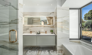 Villa de luxe raffinée de style méditerranéen moderne à vendre avec vue sur la mer dans un complexe fermé sur le Golden Mile de Marbella 778767 