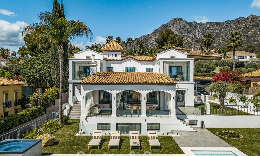 Villa de luxe raffinée de style méditerranéen moderne à vendre avec vue sur la mer dans un complexe fermé sur le Golden Mile de Marbella 778770