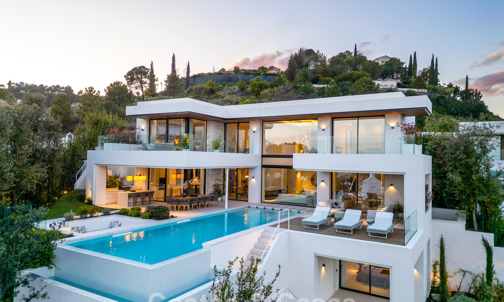 Villa de luxe sophistiquée avec vue panoramique sur la mer à vendre dans la communauté fermée de La Quinta, Marbella - Benahavis 778719