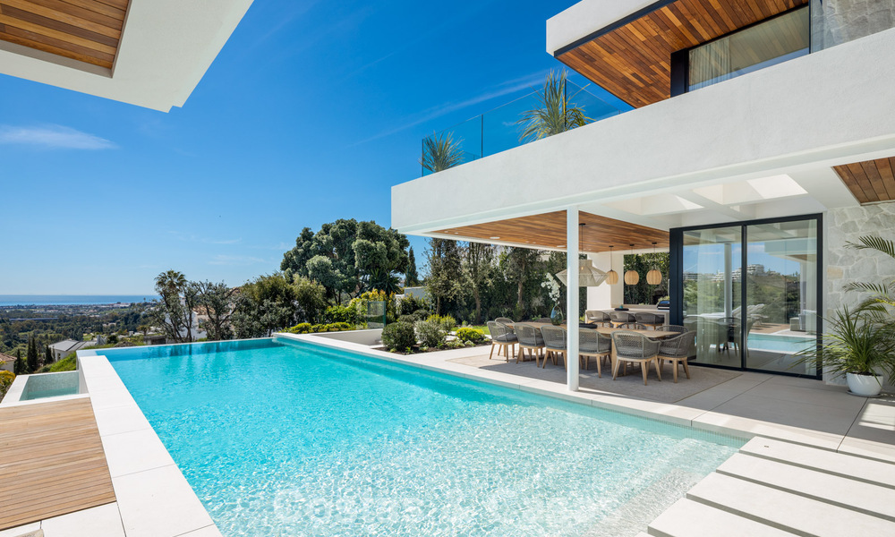 Villa de luxe sophistiquée avec vue panoramique sur la mer à vendre dans la communauté fermée de La Quinta, Marbella - Benahavis 778720