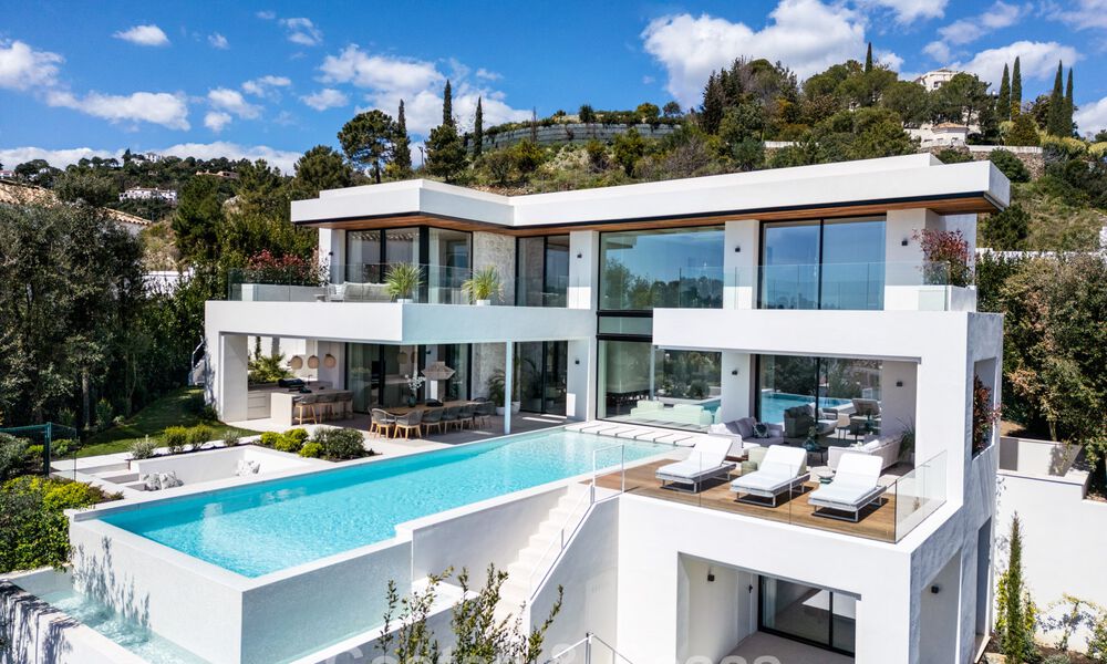 Villa de luxe sophistiquée avec vue panoramique sur la mer à vendre dans la communauté fermée de La Quinta, Marbella - Benahavis 778722