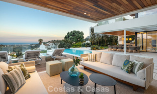 Villa de luxe sophistiquée avec vue panoramique sur la mer à vendre dans la communauté fermée de La Quinta, Marbella - Benahavis 778723 