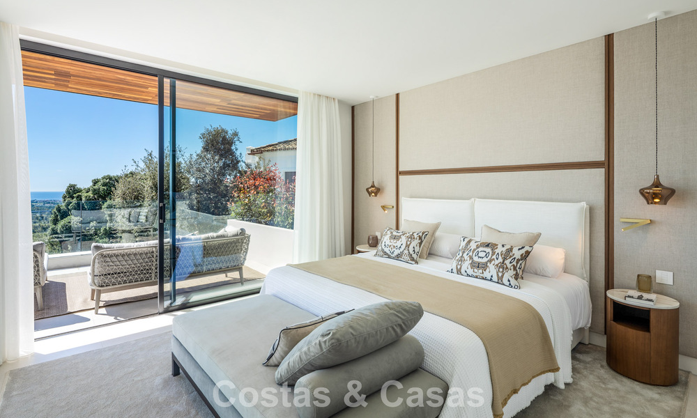 Villa de luxe sophistiquée avec vue panoramique sur la mer à vendre dans la communauté fermée de La Quinta, Marbella - Benahavis 800531