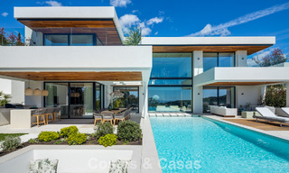 Villa de luxe sophistiquée avec vue panoramique sur la mer à vendre dans la communauté fermée de La Quinta, Marbella - Benahavis 800536 