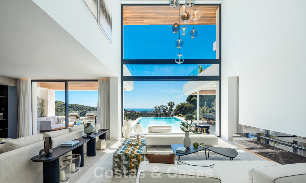 Villa de luxe sophistiquée avec vue panoramique sur la mer à vendre dans la communauté fermée de La Quinta, Marbella - Benahavis 800541