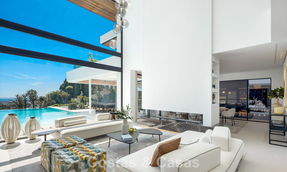 Villa de luxe sophistiquée avec vue panoramique sur la mer à vendre dans la communauté fermée de La Quinta, Marbella - Benahavis 800542