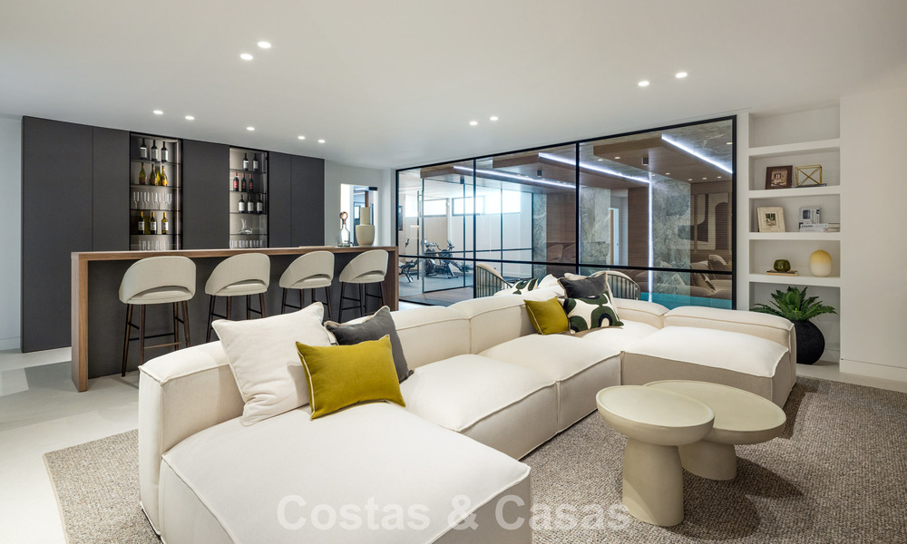 Villa de luxe sophistiquée avec vue panoramique sur la mer à vendre dans la communauté fermée de La Quinta, Marbella - Benahavis 800544