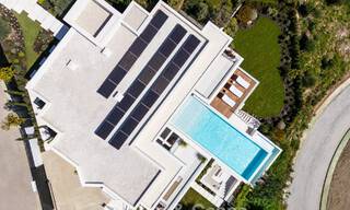 Villa de luxe sophistiquée avec vue panoramique sur la mer à vendre dans la communauté fermée de La Quinta, Marbella - Benahavis 800548 