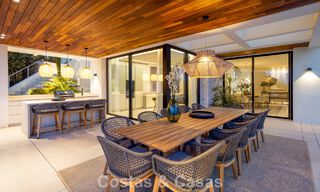 Villa de luxe sophistiquée avec vue panoramique sur la mer à vendre dans la communauté fermée de La Quinta, Marbella - Benahavis 800552 