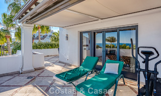 Luxueux penthouse avec vue sur la mer à vendre dans une communauté fermée sur le très convoité Golden Mile de Marbella 778585 