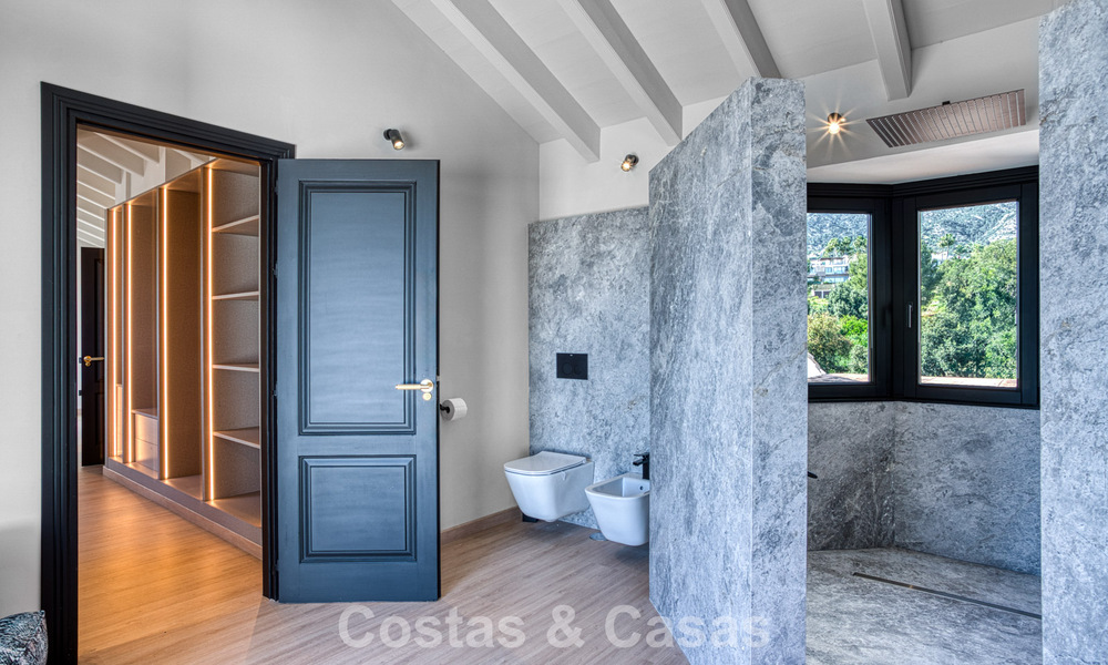 Luxueux penthouse avec vue sur la mer à vendre dans une communauté fermée sur le très convoité Golden Mile de Marbella 778595