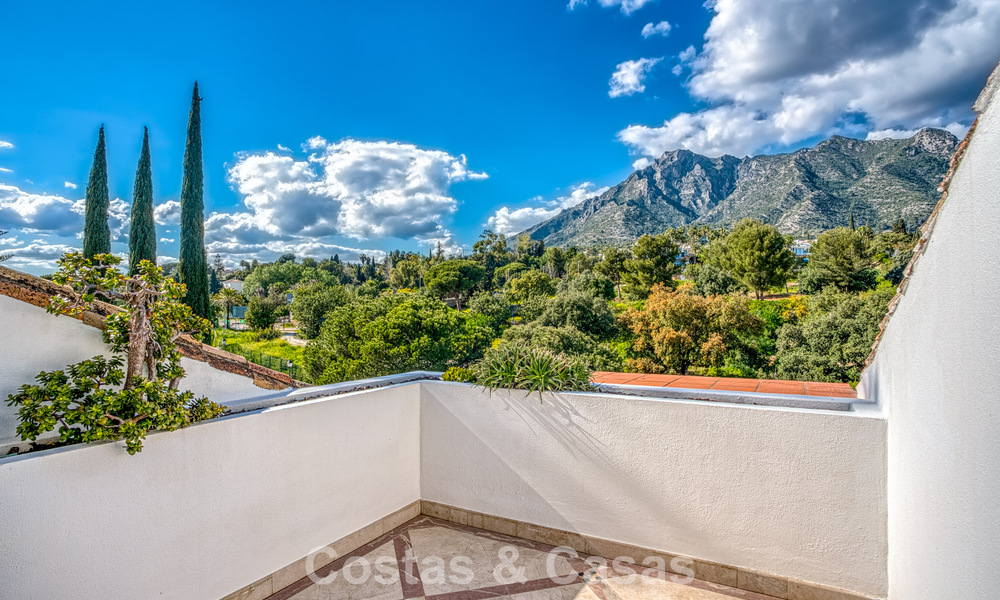 Luxueux penthouse avec vue sur la mer à vendre dans une communauté fermée sur le très convoité Golden Mile de Marbella 778599