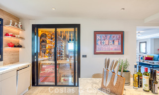 Luxueux penthouse avec vue sur la mer à vendre dans une communauté fermée sur le très convoité Golden Mile de Marbella 778601 